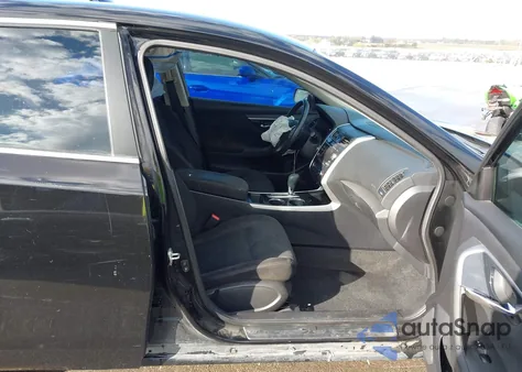 2014 Nissan Altima 2.5 S z USA, uszkodzony, nr VIN 1N4AL3AP9EC191230